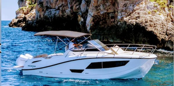 Quicksilver 875 Sundeck boat